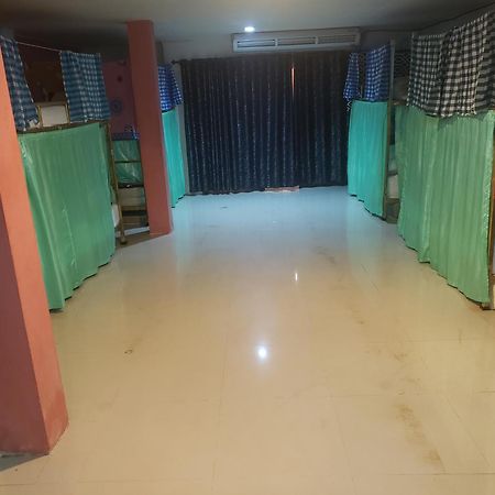 Lucky Dorm Vandrerhjem Phi Phi-øyene Eksteriør bilde