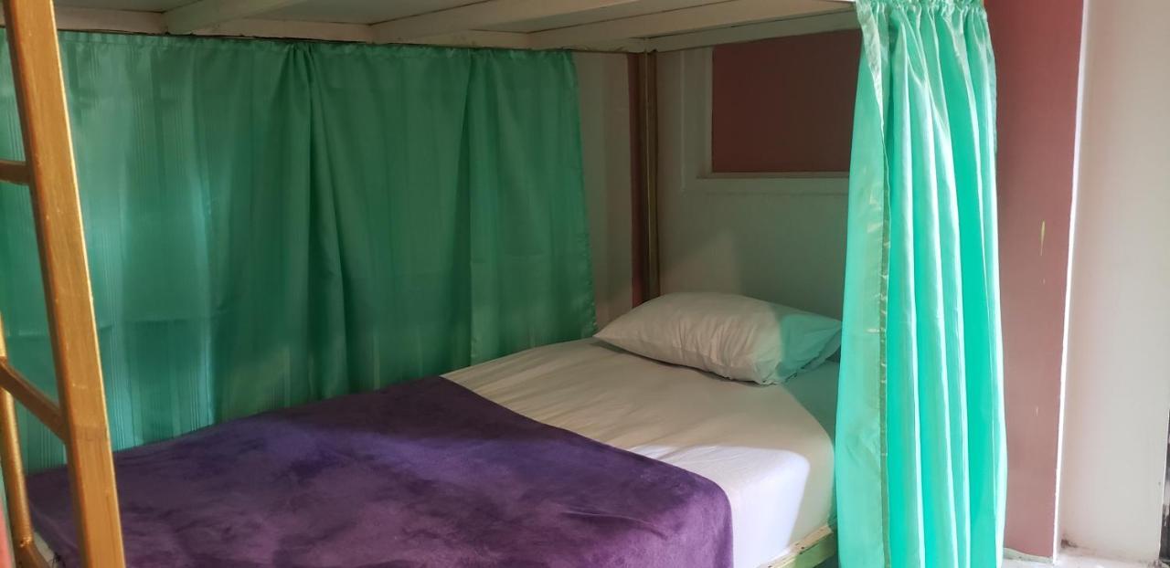 Lucky Dorm Vandrerhjem Phi Phi-øyene Eksteriør bilde