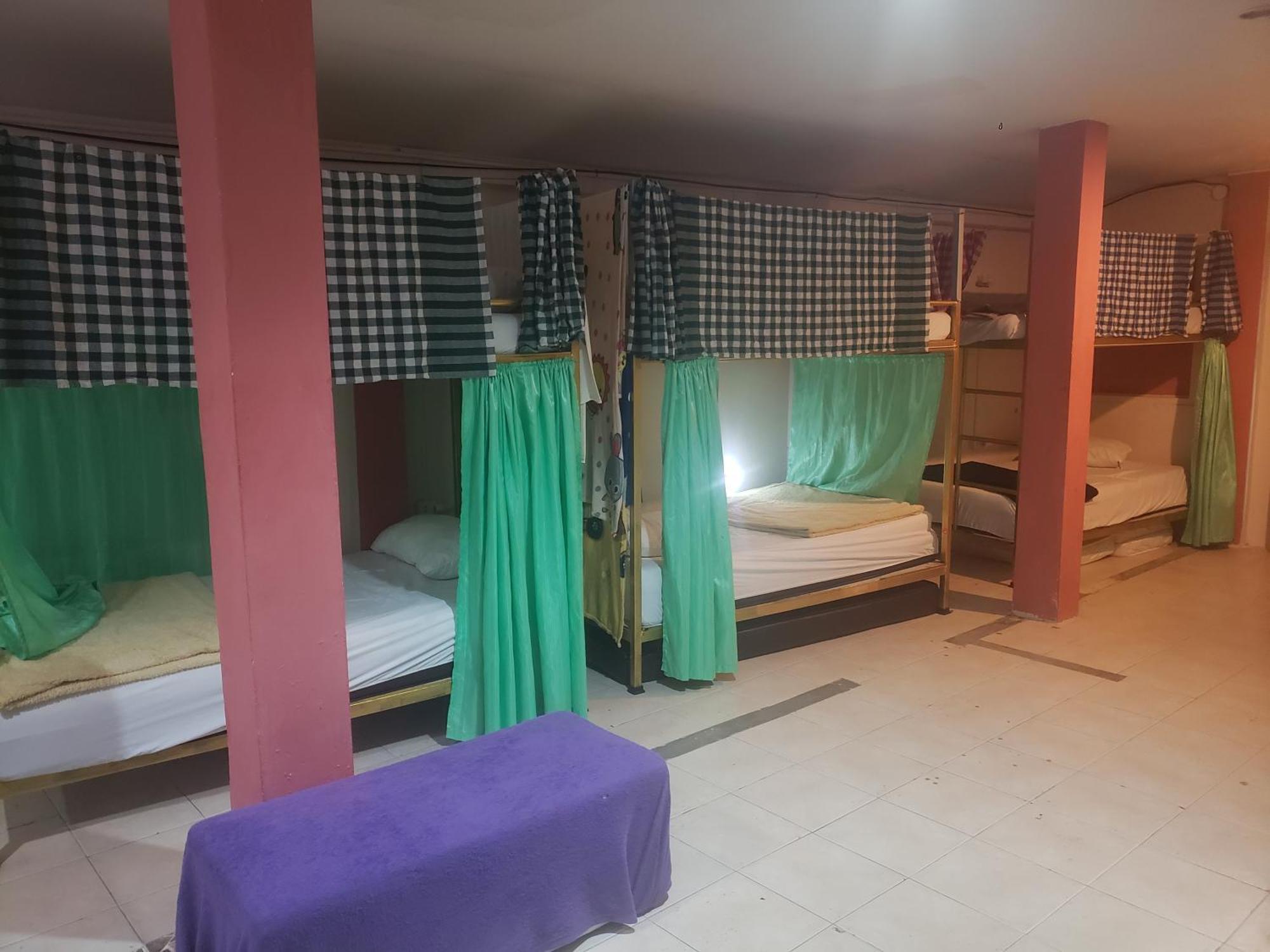 Lucky Dorm Vandrerhjem Phi Phi-øyene Eksteriør bilde