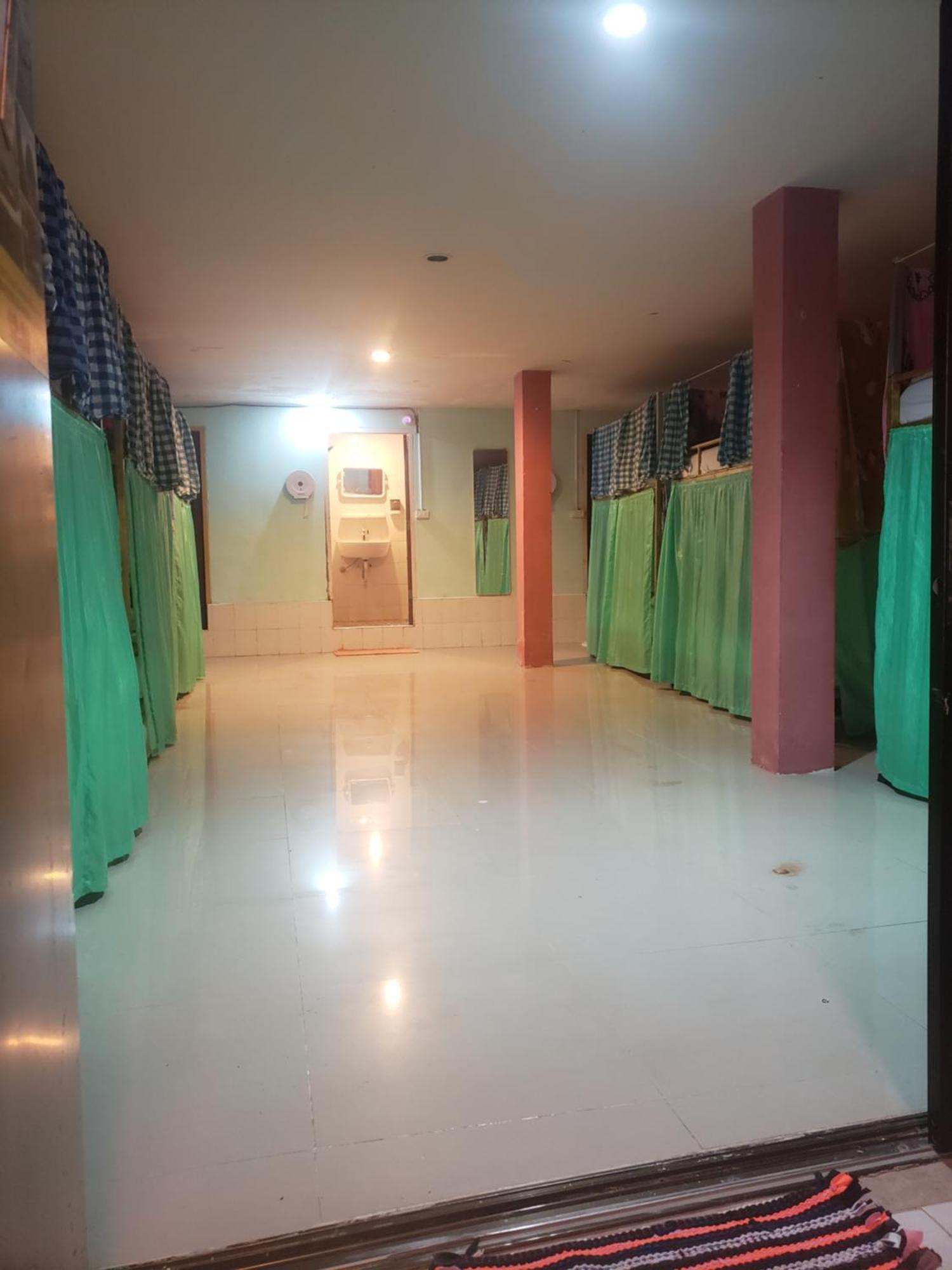 Lucky Dorm Vandrerhjem Phi Phi-øyene Eksteriør bilde